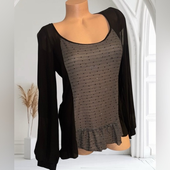 BKE Boutique Black and Gray Blouse with Ruffle Hem sequins - Picture 1 of 13